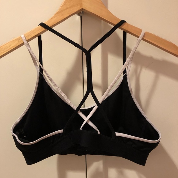 ⛔️SOLD⛔️ Adidas 🖤 Strappy Back Sports Bra - Picture 9 of 14